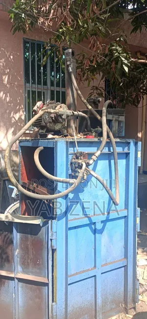 Bottle Press Machin/ ሀይላንድ መጨፍለቂያ