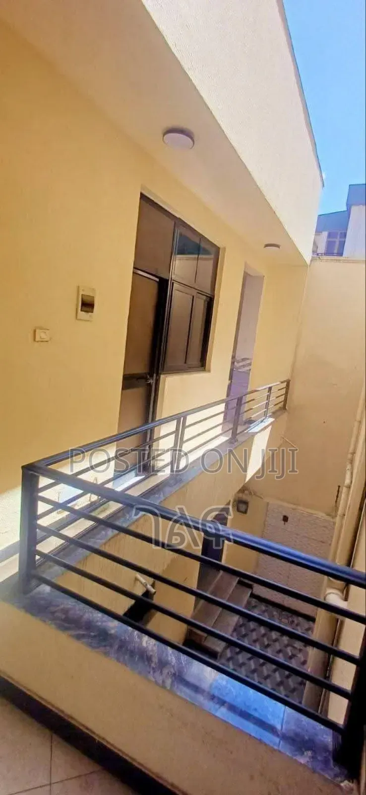 8bdrm House in ሰሚት ፍየል ቤት 250 ካሬ, Bole for sale