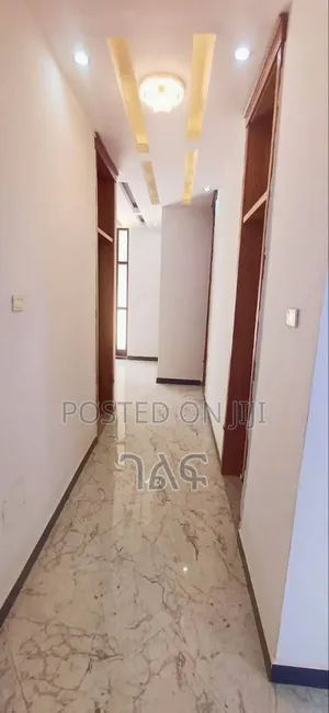 8bdrm House in ሰሚት ፍየል ቤት 250 ካሬ, Bole for sale