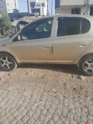 Toyota Vitz 2002 Silver