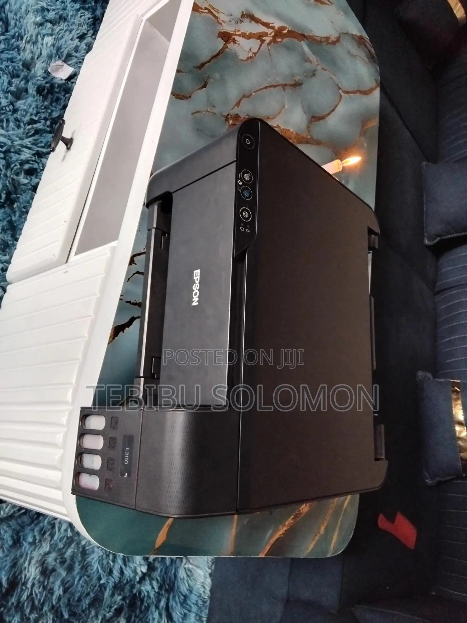 ሙሉ የ እስቱዲዮ እቃ አስቸክዋይ ነው