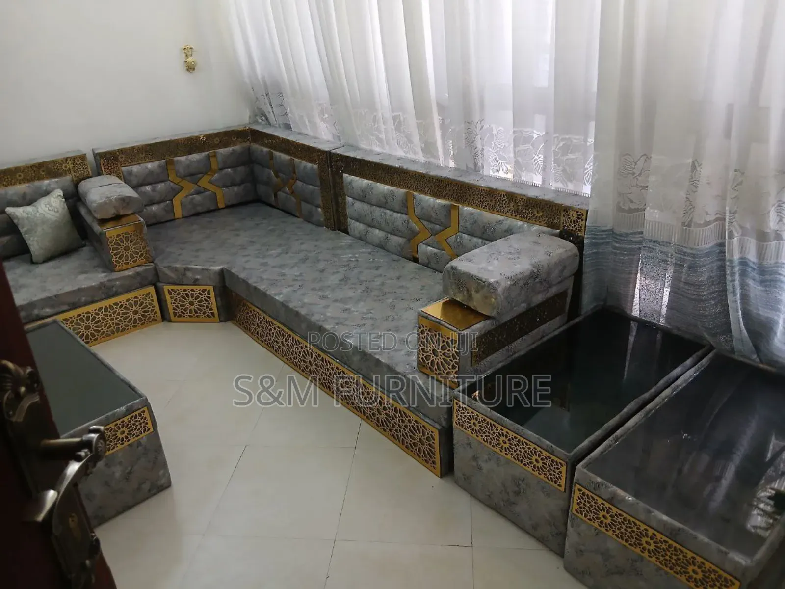 Bonzer Arabian Majlis With Aluminum Panel. አረቢያን መጅሊስ