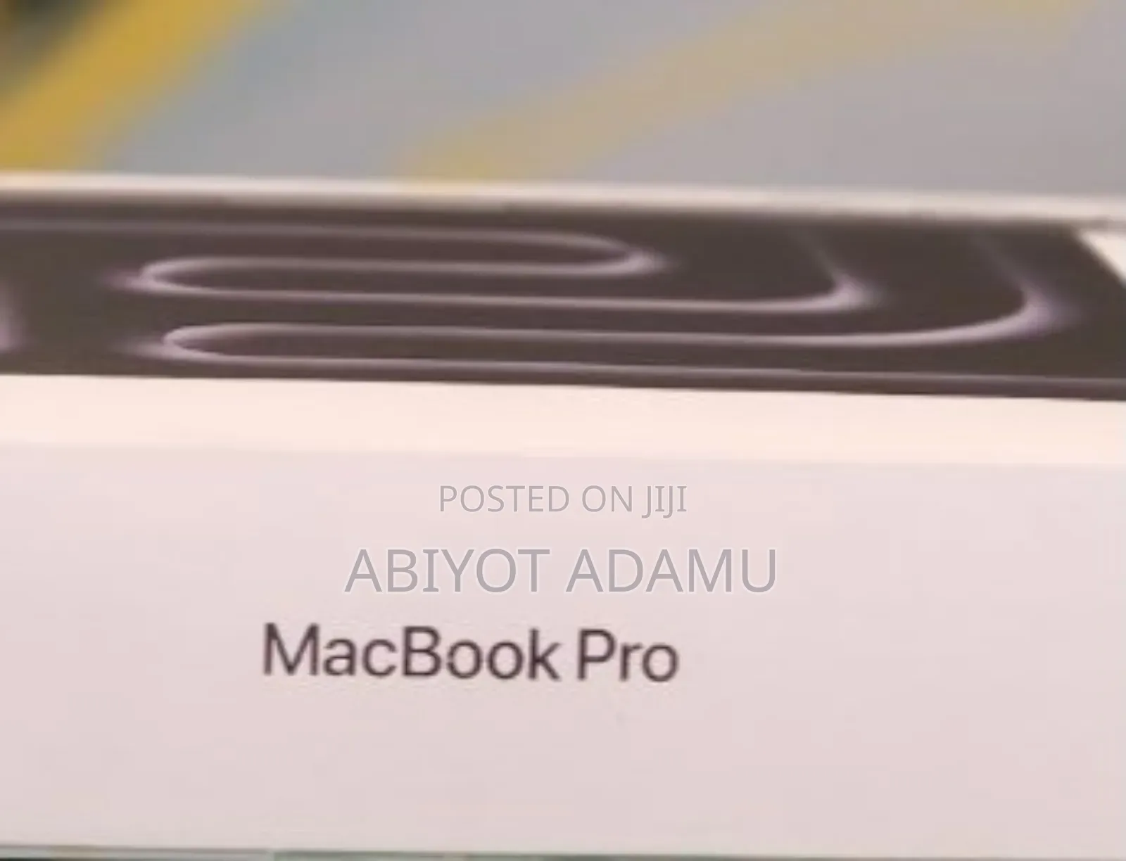 New Laptop Apple Macbook Pro 2025 M5 14-Inch 16GB Apple M5 SSD 512GB