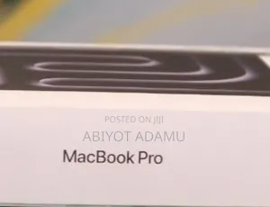 New Laptop Apple Macbook Pro 2025 M5 14-Inch 16GB Apple M5 SSD 512GB