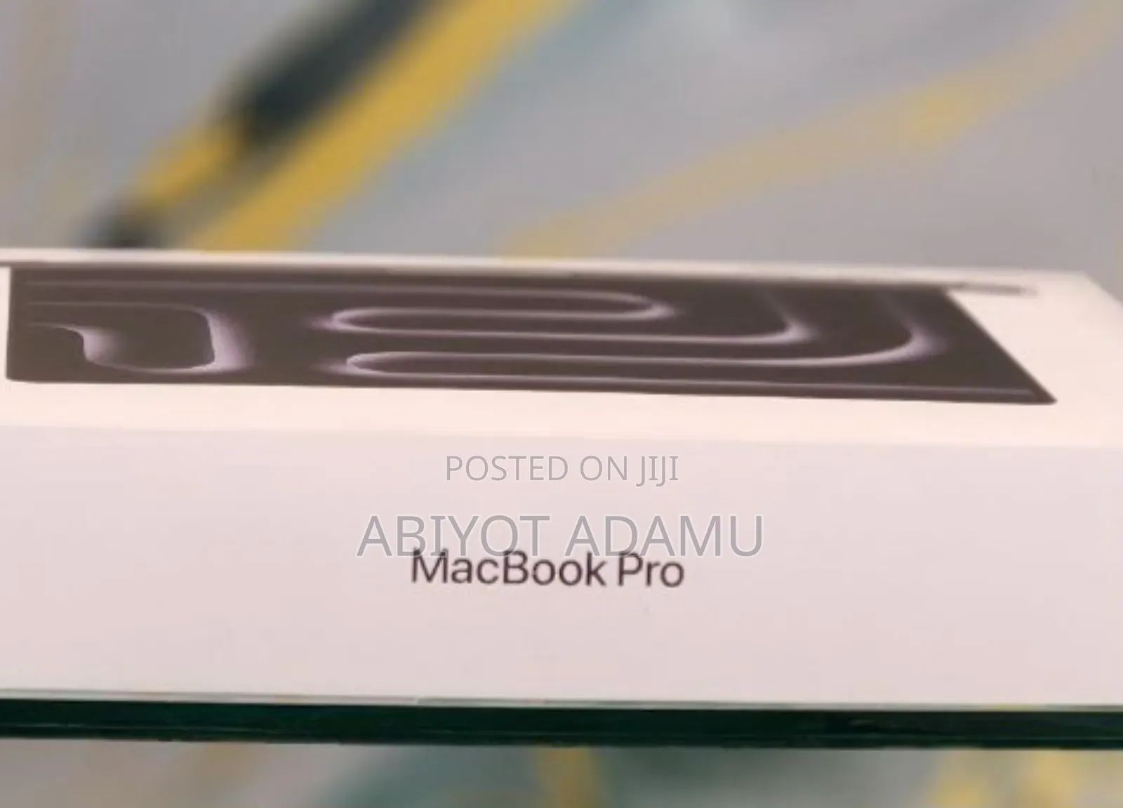 New Laptop Apple Macbook Pro 2025 M5 14-Inch 16GB Apple M5 SSD 512GB