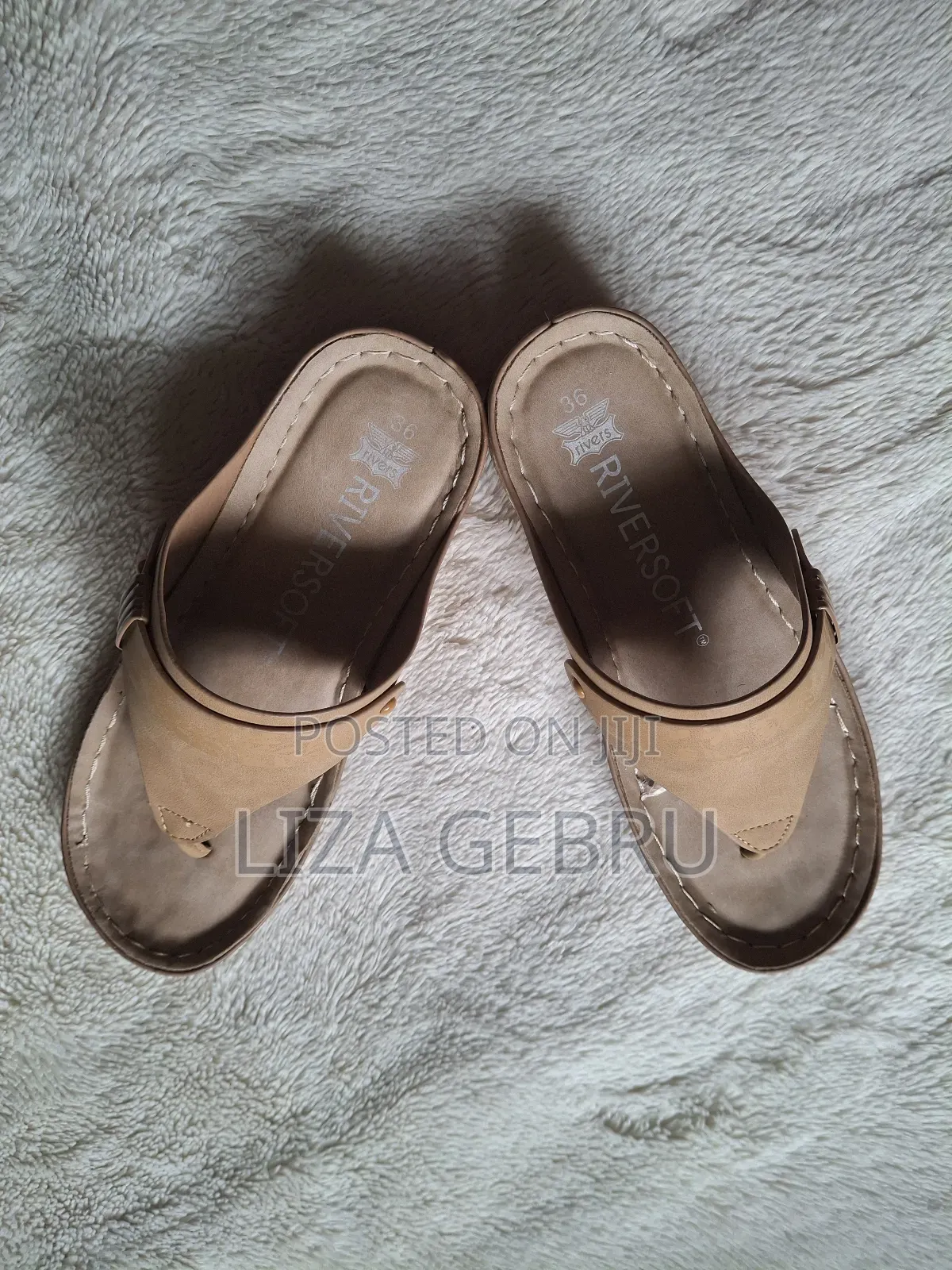 A Day Used Like New Women Shoes. Size 36.
