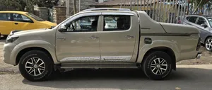 Toyota Hilux 2016 Gray