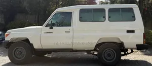 Toyota Land Cruiser 2014 White