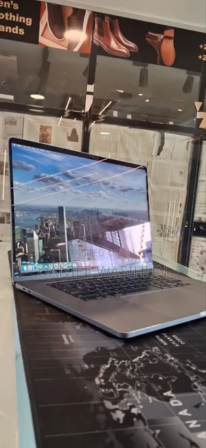 New Laptop Apple MacBook Pro 2019 32GB Intel Core I7 SSD 512GB