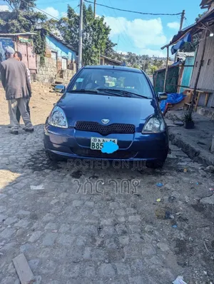 Toyota Vitz 2000 Blue