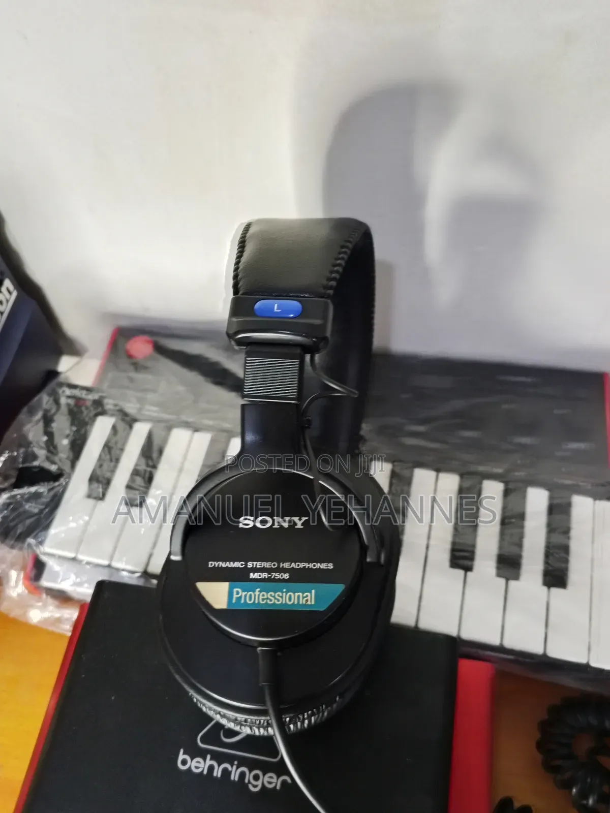 Sony MDR-7506 Professional Dynamic Stereo Headphones