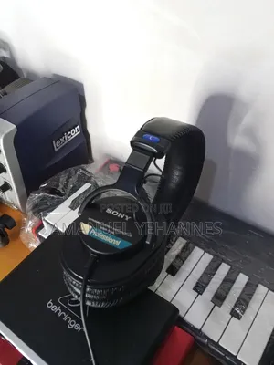 Sony MDR-7506 Professional Dynamic Stereo Headphones