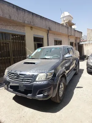 Toyota Hilux 2.5 D-4D SRX 2012 Gray