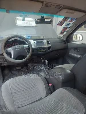 Toyota Hilux 2.5 D-4D SRX 2012 Gray