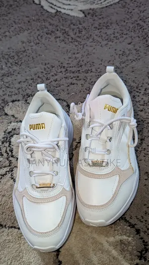 Puma Sneakers
