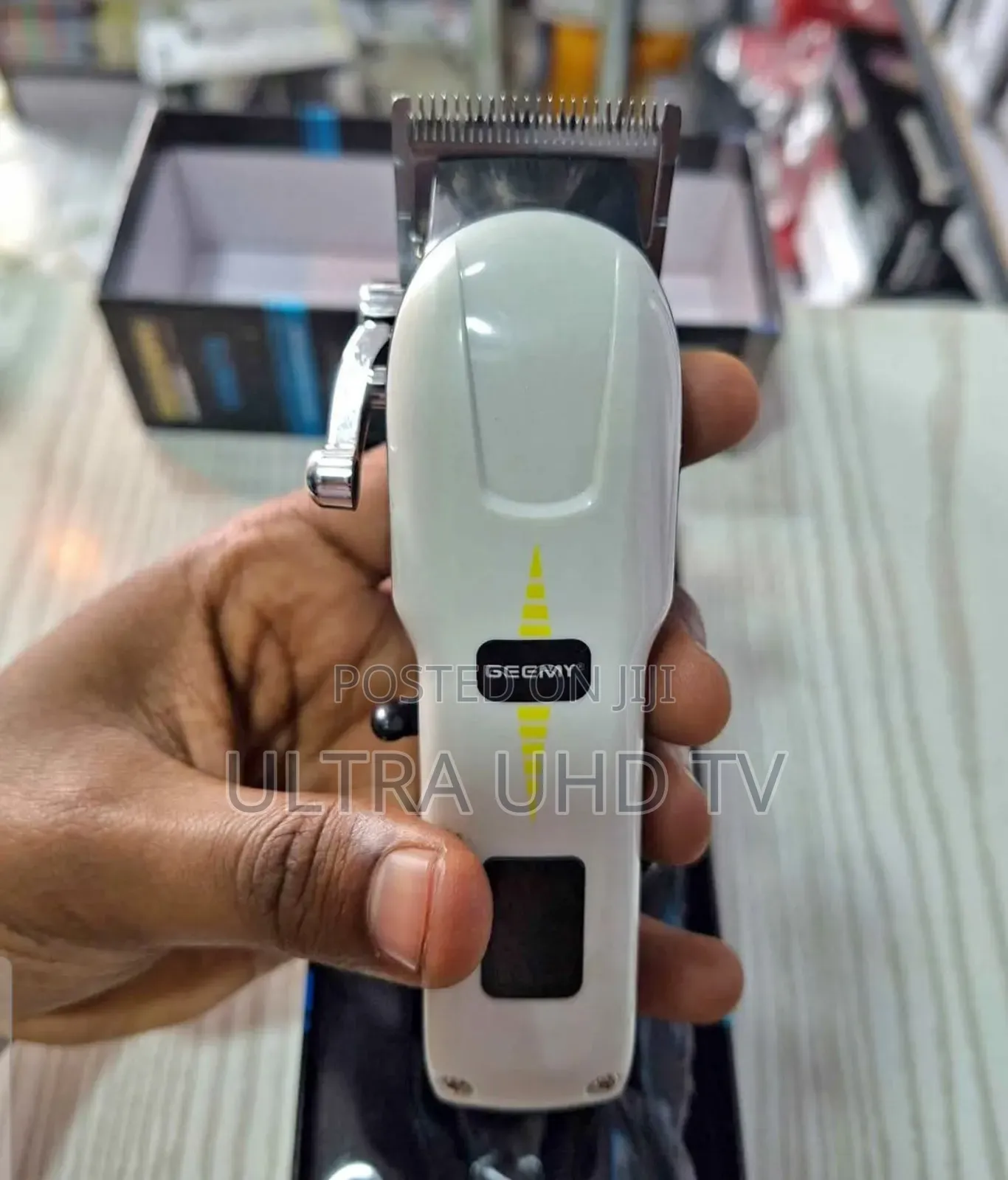 የቅርፅ ማሽን Geemy Professional Rechargeable Hair Clipper, Likely Model