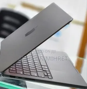 New Laptop Apple MacBook 16GB Apple M4 Pro SSD 512GB