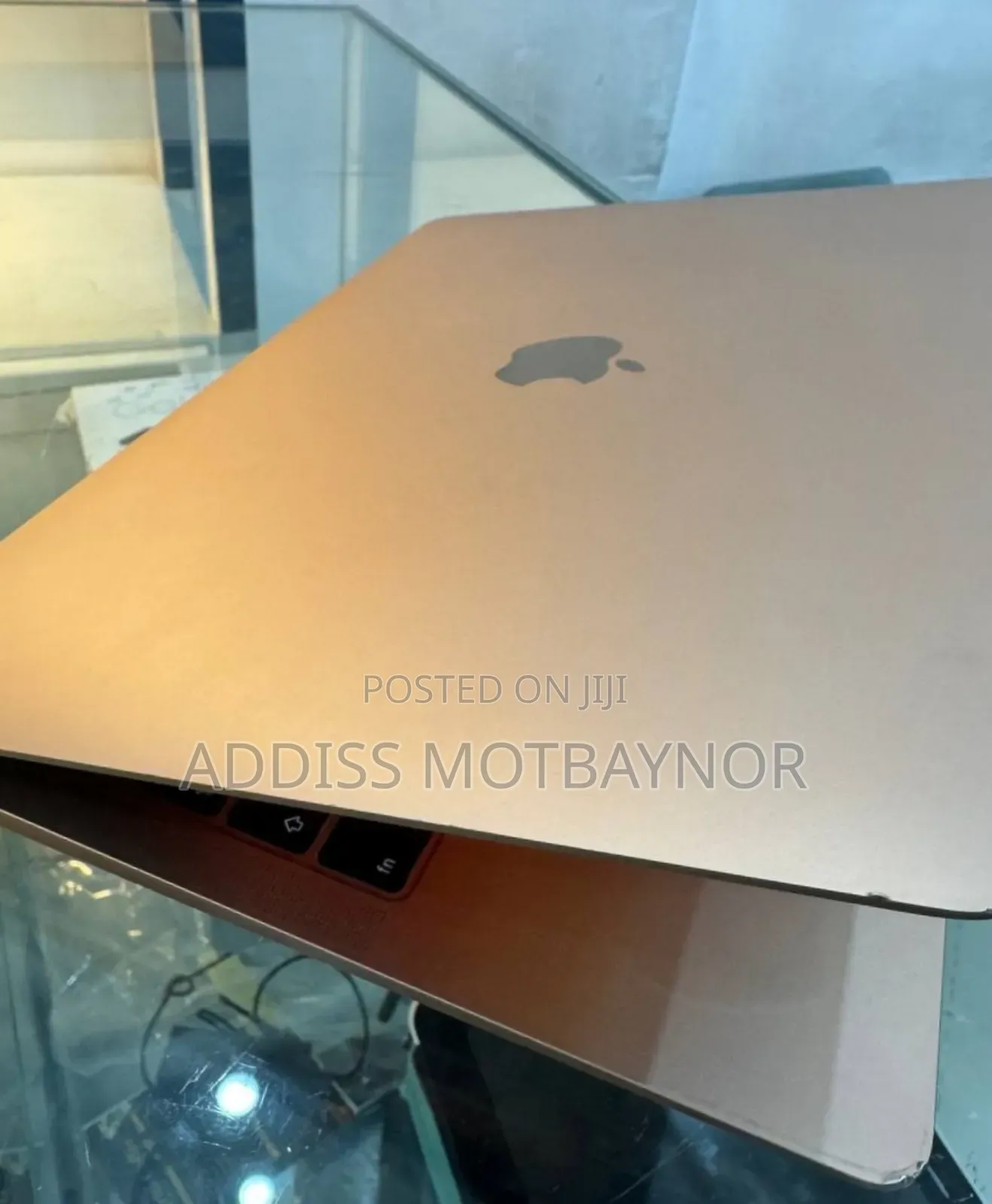 New Laptop Apple MacBook Pro 2019 8GB Intel Core I5 SSD 256GB