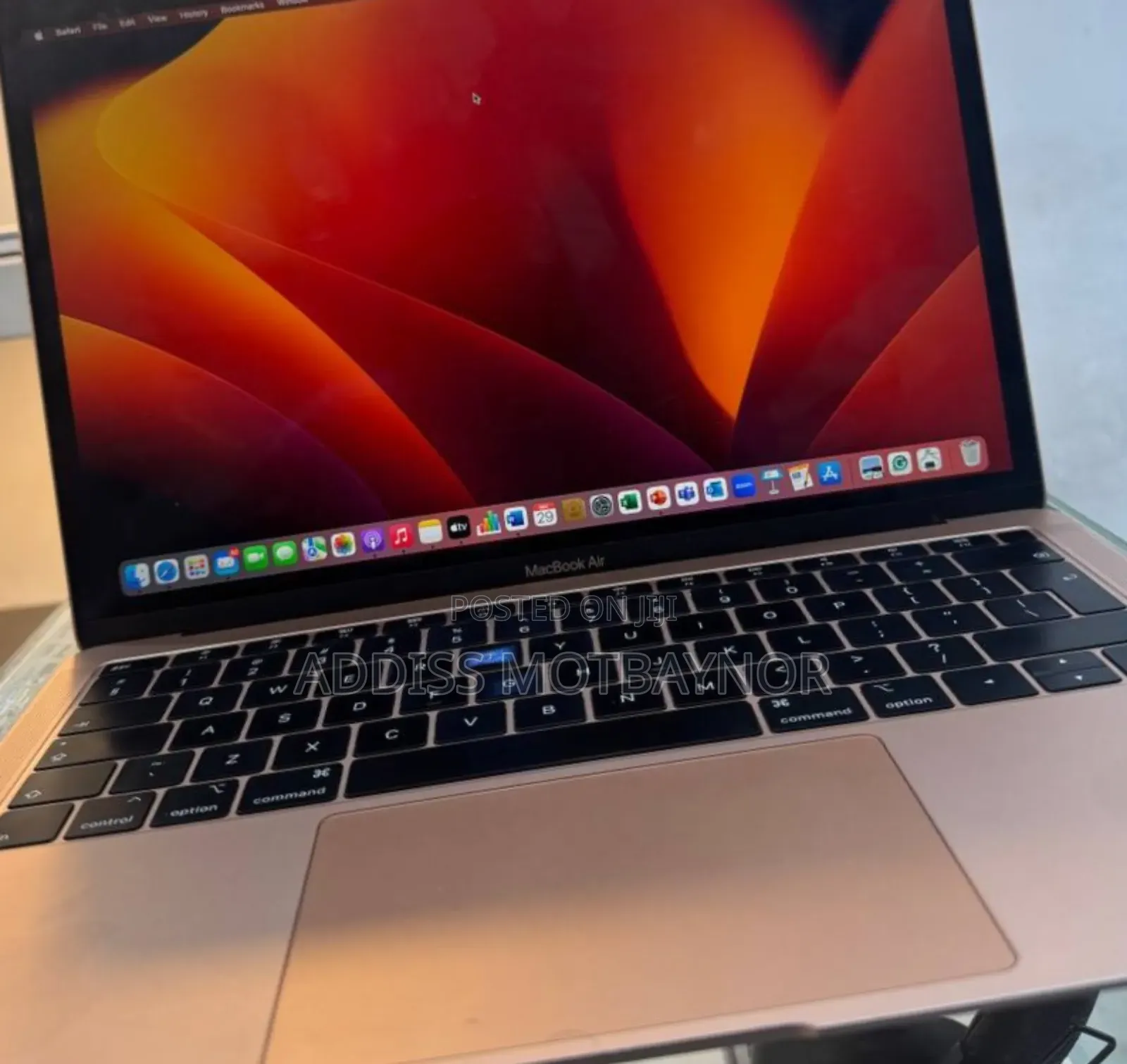 New Laptop Apple MacBook Pro 2019 8GB Intel Core I5 SSD 256GB