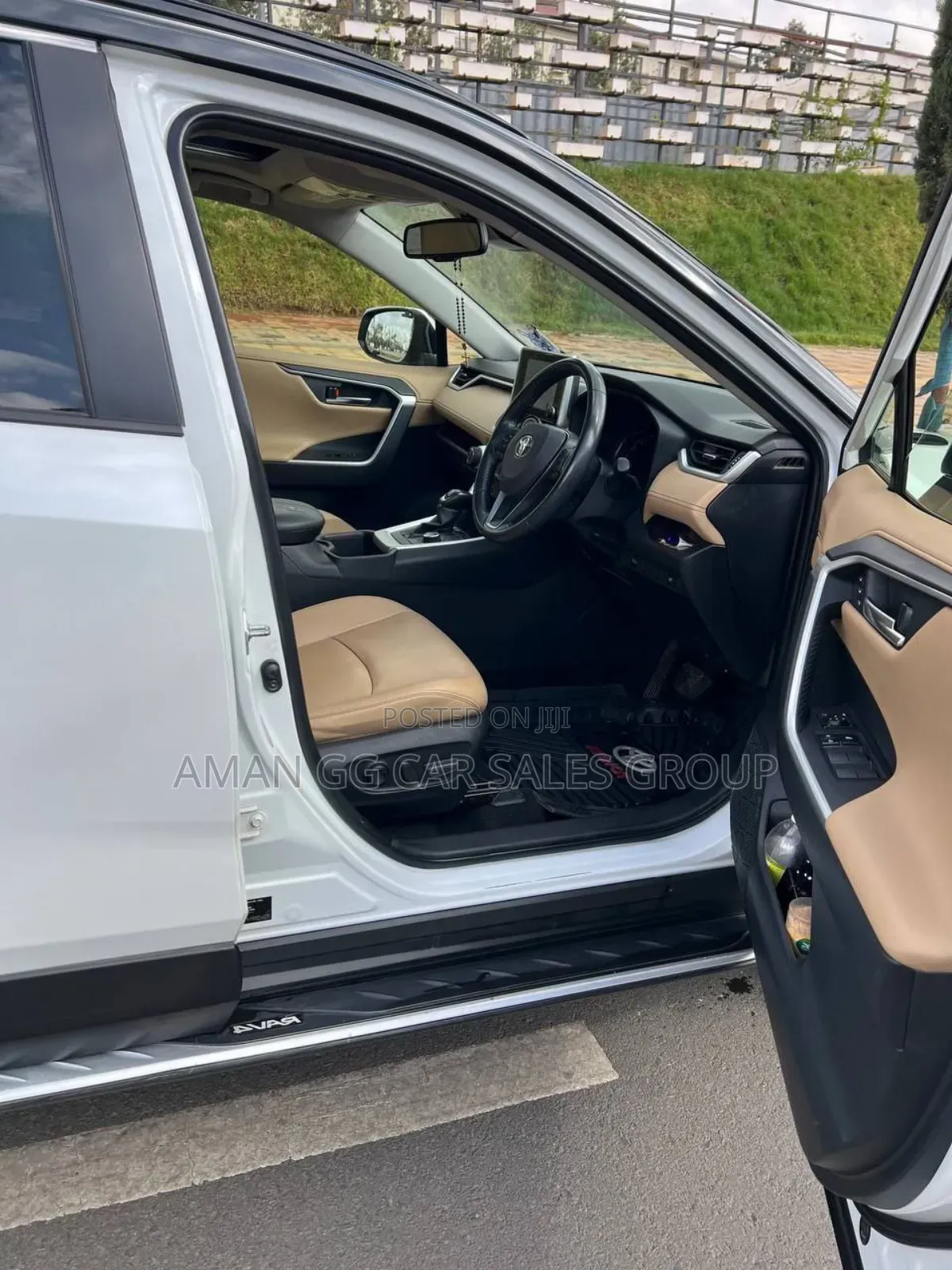 Toyota RAV4 2024 White