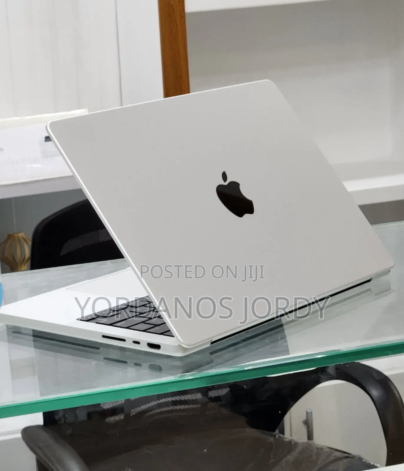 New Laptop Apple MacBook Pro M1 16GB Apple M1 Pro SSD 512GB