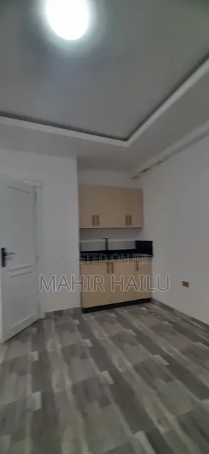 6bdrm House in 72, Bole for rent