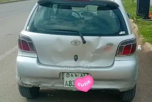 Toyota Vitz 2001 Silver
