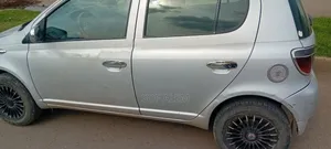 Toyota Vitz 2001 Silver