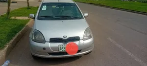Toyota Vitz 2001 Silver