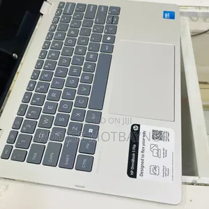 New Laptop HP OmniBook 5 Flip 16GB Intel Core Ultra 7 SSD 512GB