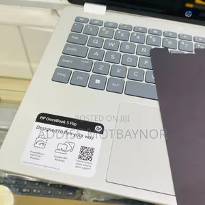 New Laptop HP OmniBook 5 Flip 16GB Intel Core Ultra 7 SSD 512GB