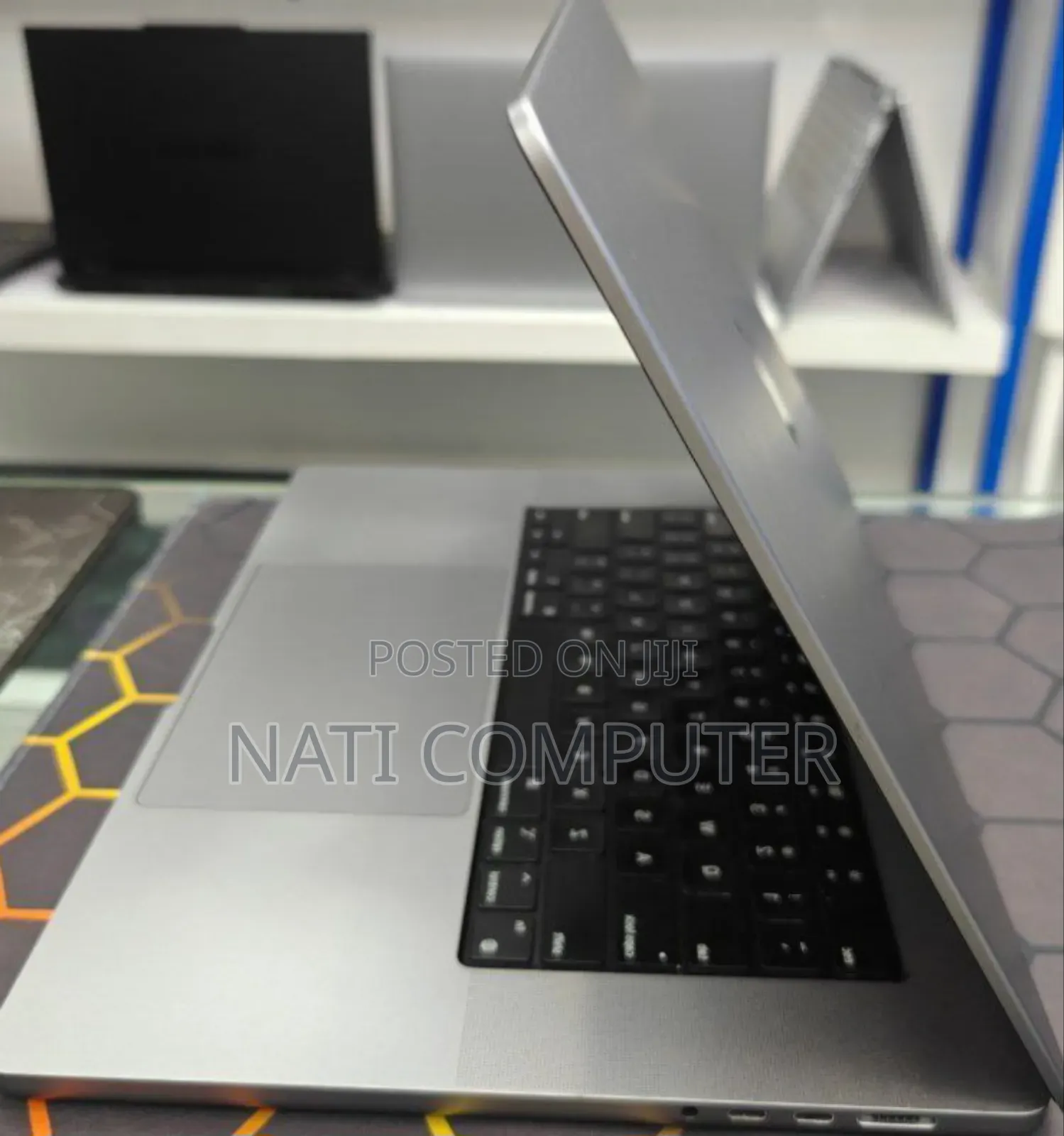 New Laptop Apple MacBook Pro M1 16GB Apple M1 Pro SSD 512GB