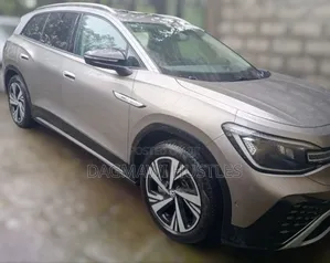 Volkswagen ID.6 2024 Gold