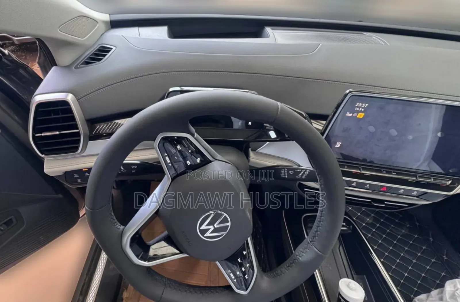 Volkswagen ID.6 2024 Gold