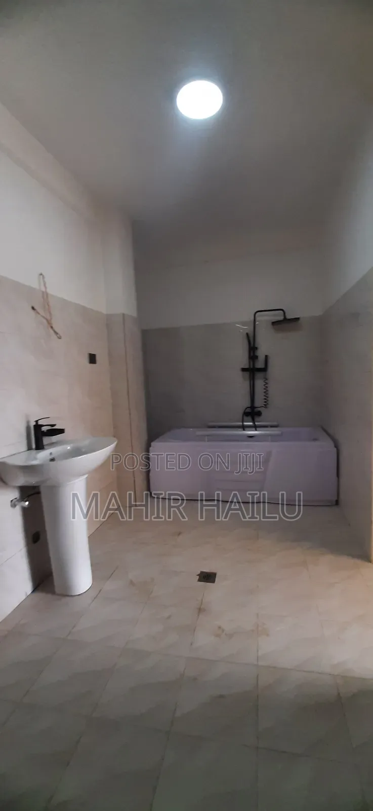 4bdrm House in Summit72, Bole for rent