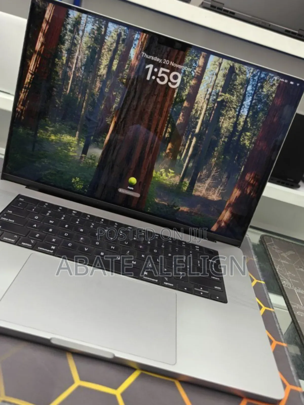 New Laptop Apple MacBook Pro M1 16GB Apple M1 Pro SSD 512GB