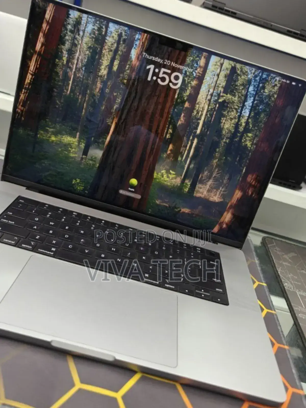 New Laptop Apple MacBook Pro M1 16GB Apple M1 Pro SSD 512GB