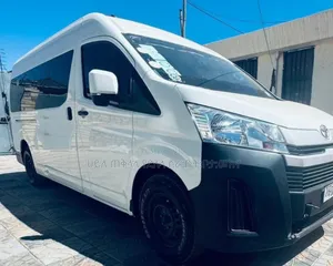 Toyota HiAce 2022 White