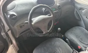 Toyota Yaris 2002 Silver