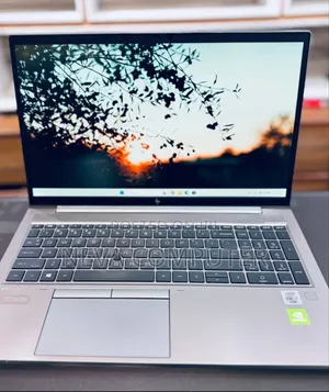 New Laptop HP ZBook Studio G8 16GB Intel Core I7 SSD 512GB