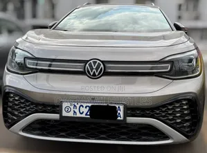 Volkswagen ID.6 2023 Gold