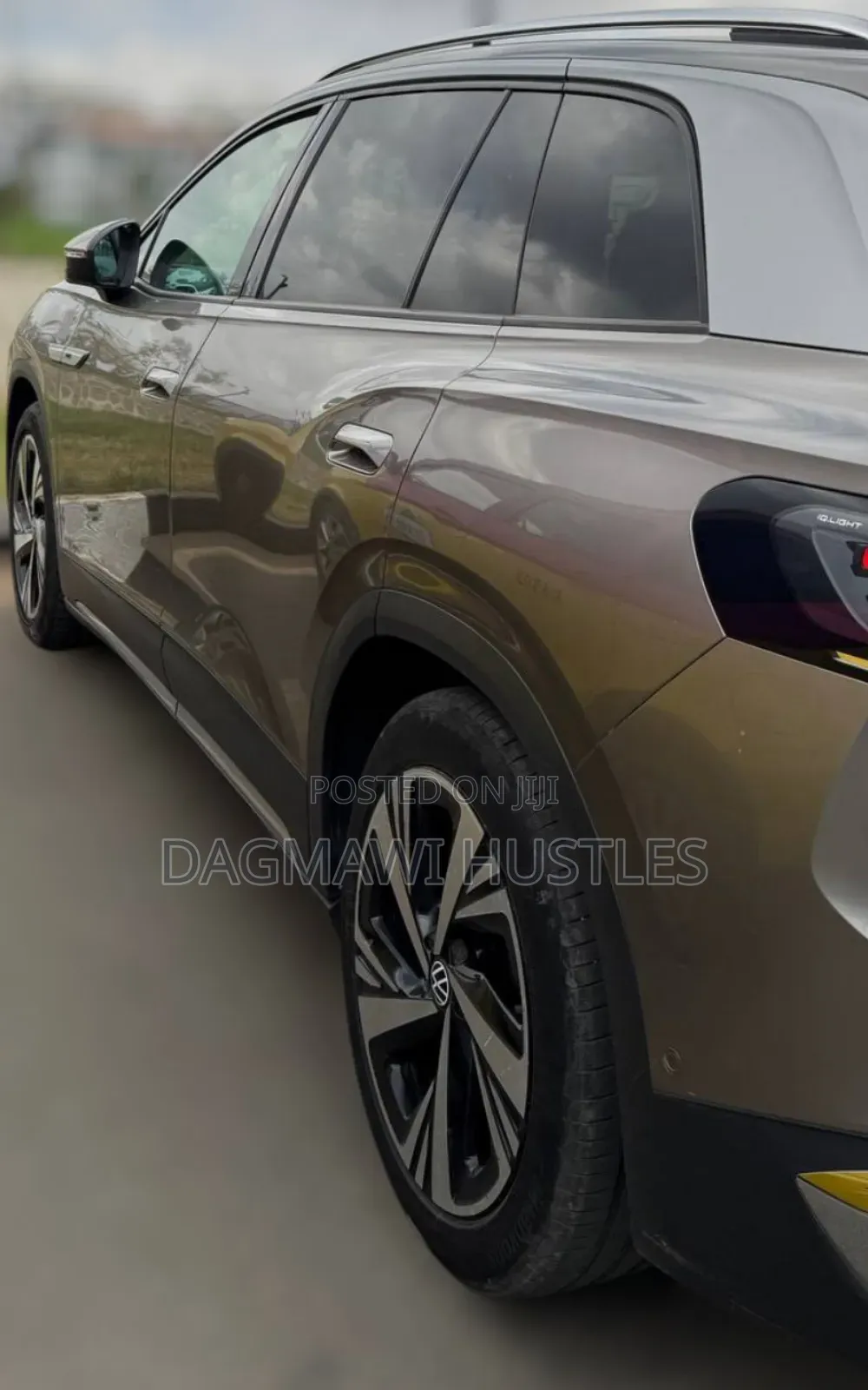 Volkswagen ID.6 2023 Gold