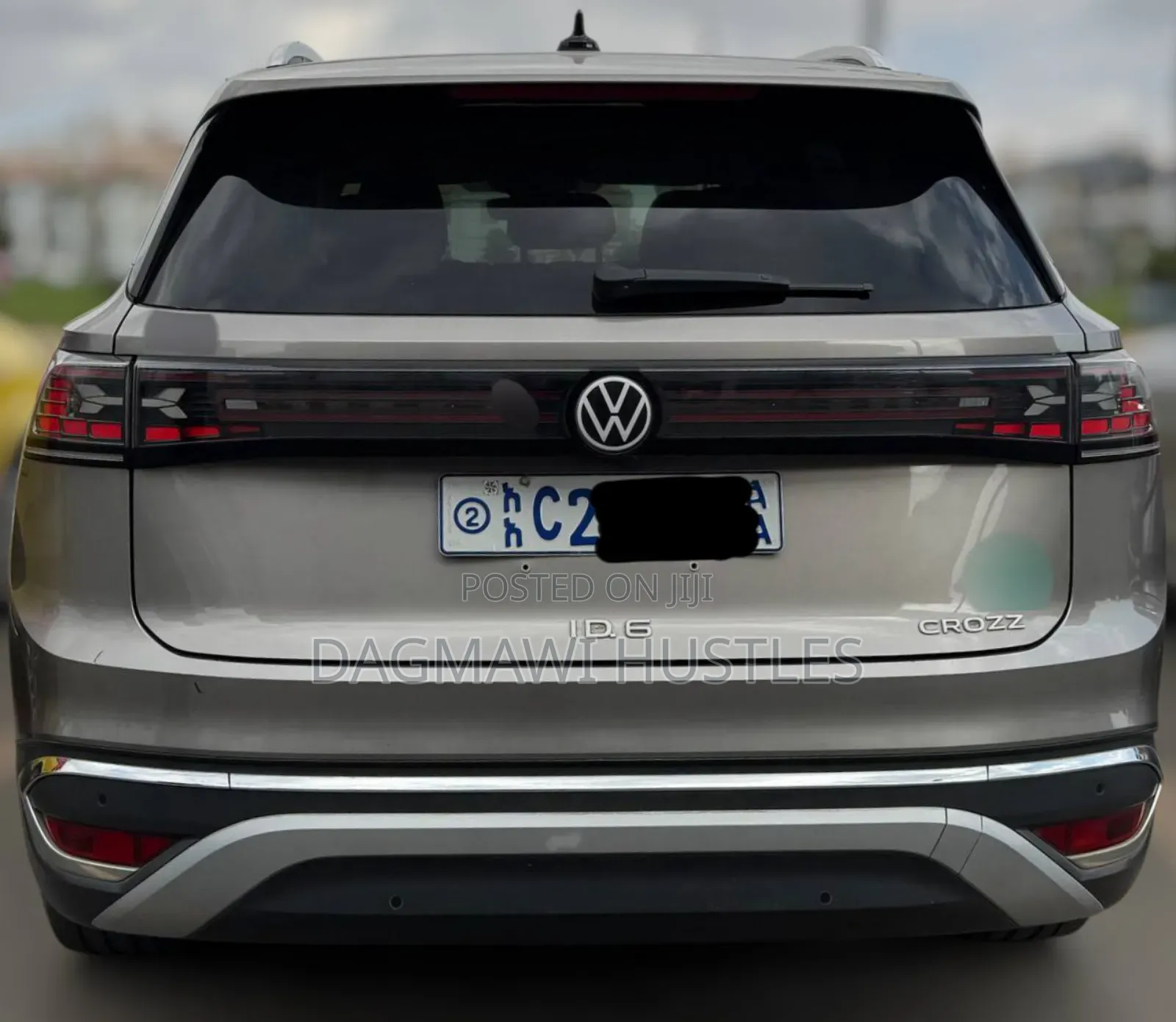 Volkswagen ID.6 2023 Gold