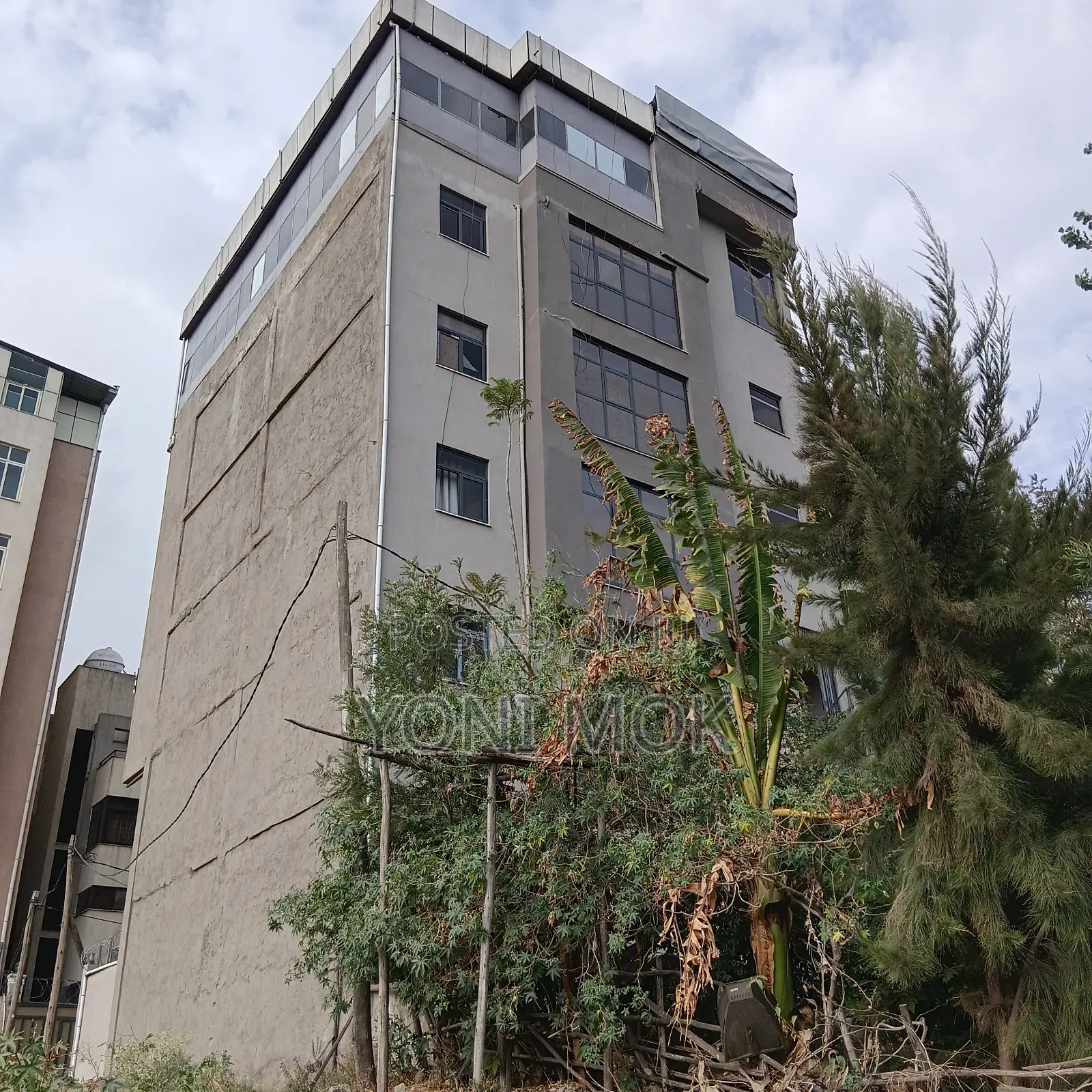 Furnished 5bdrm Duplex in Akaky Kaliti for sale