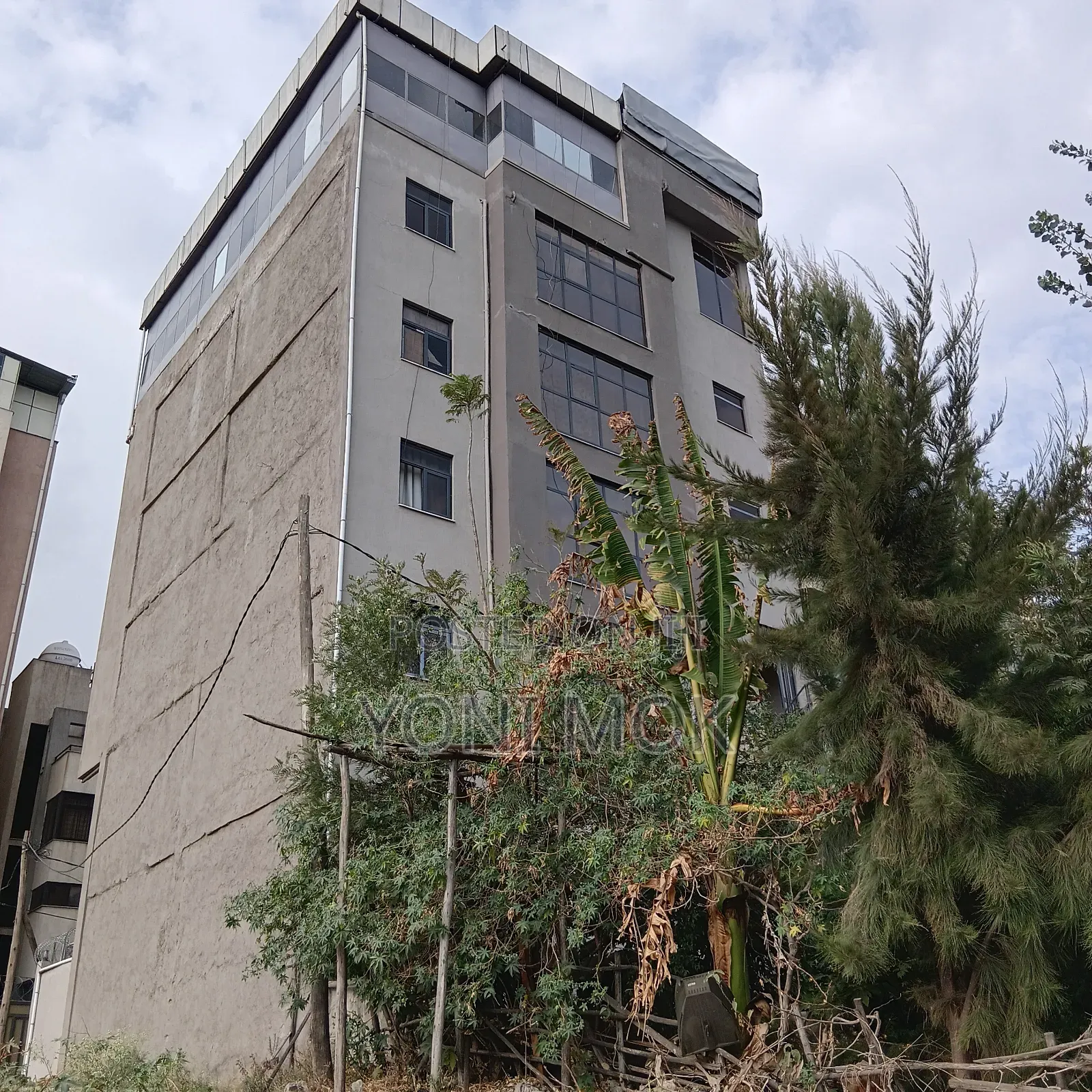 Furnished 5bdrm Duplex in Akaky Kaliti for sale