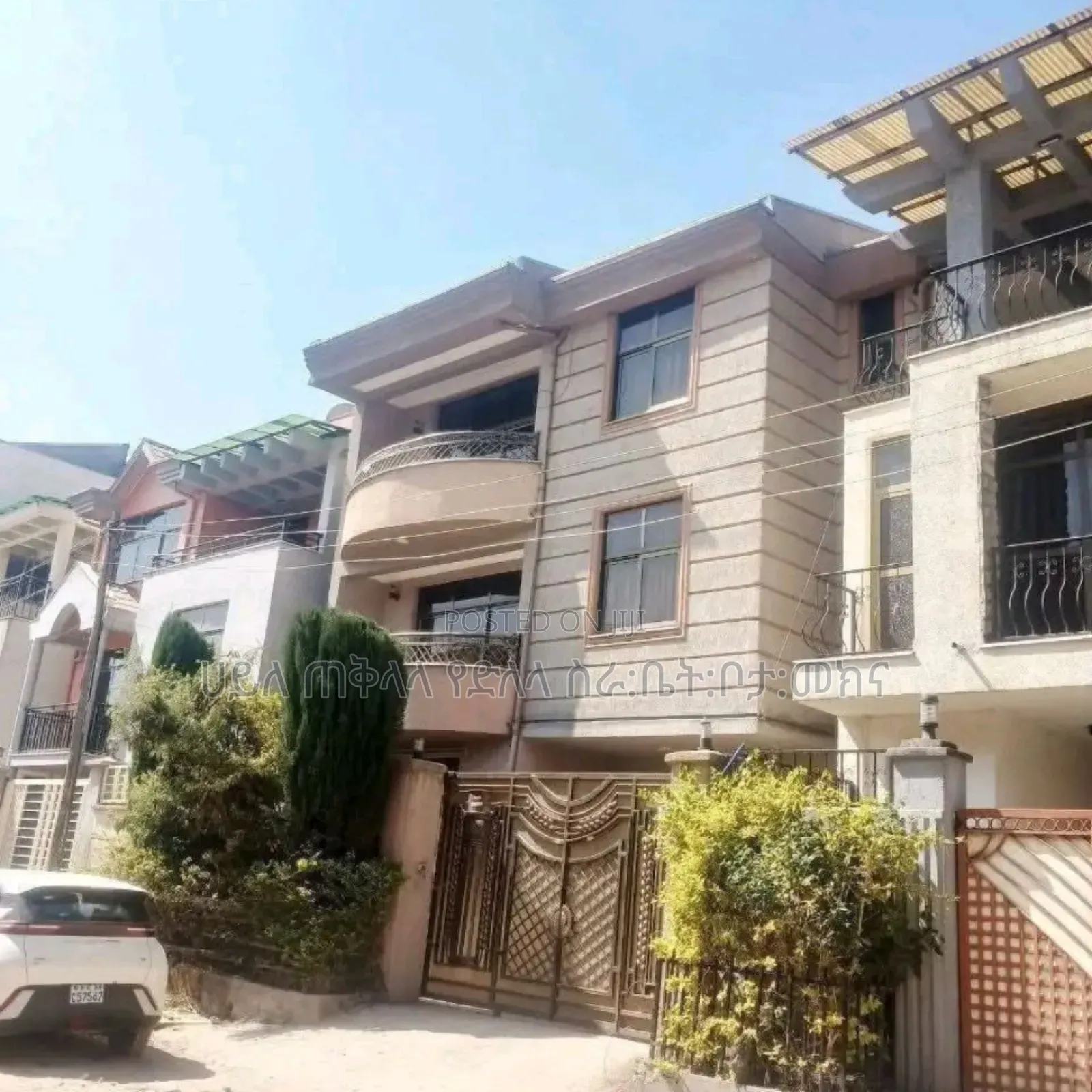 Furnished 6bdrm Townhouse/Terrace in Ayat Area Inside, Yeka for sale
