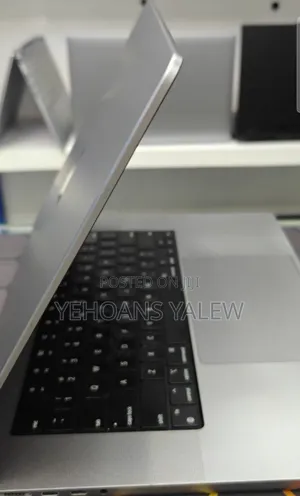 New Laptop Apple MacBook Pro M1 16GB Apple M1 Pro SSD 512GB