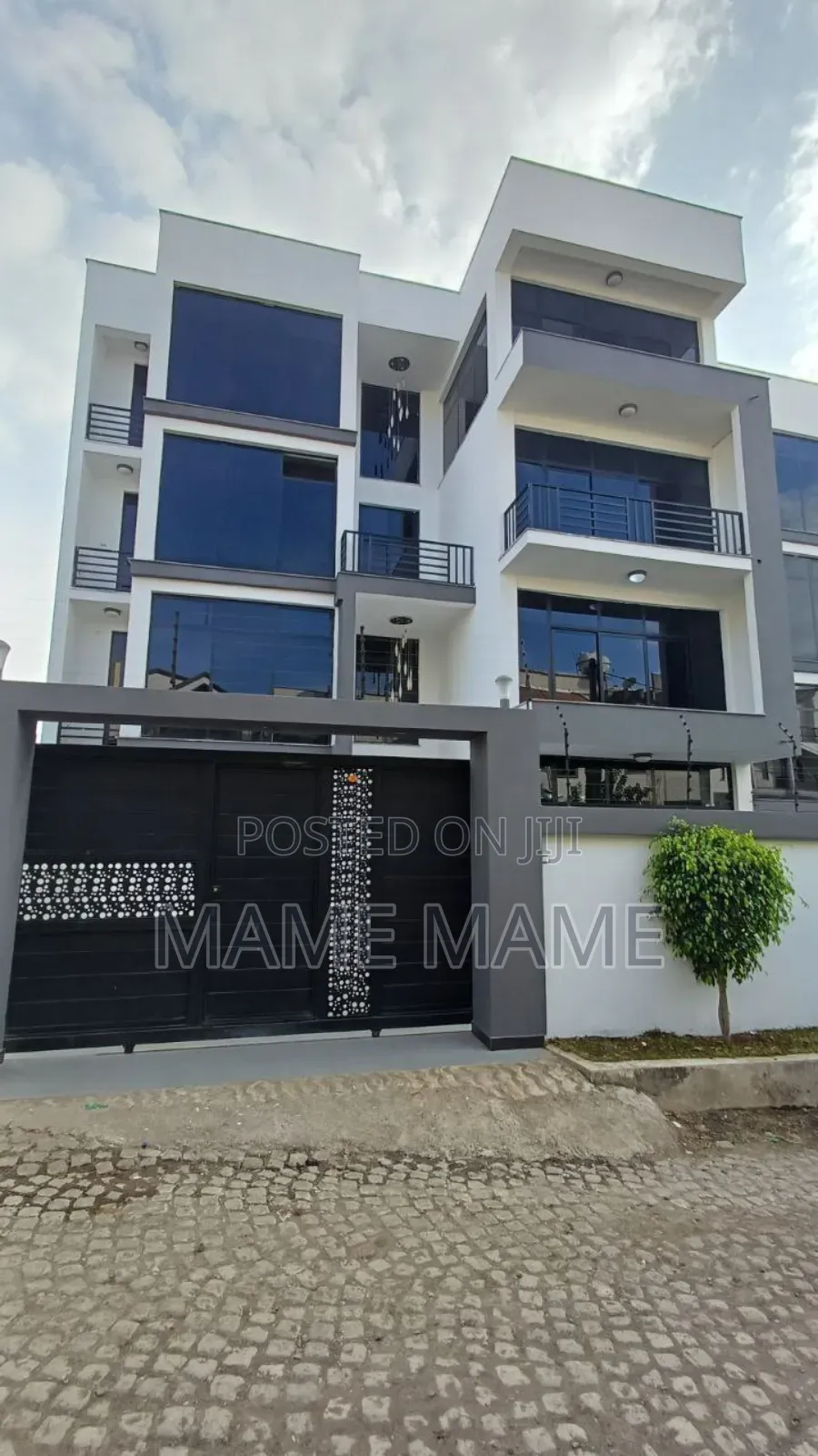 7bdrm House in Addis Abeba, Bole for sale