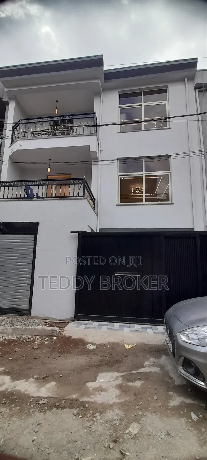 4bdrm House in Yeka for sale