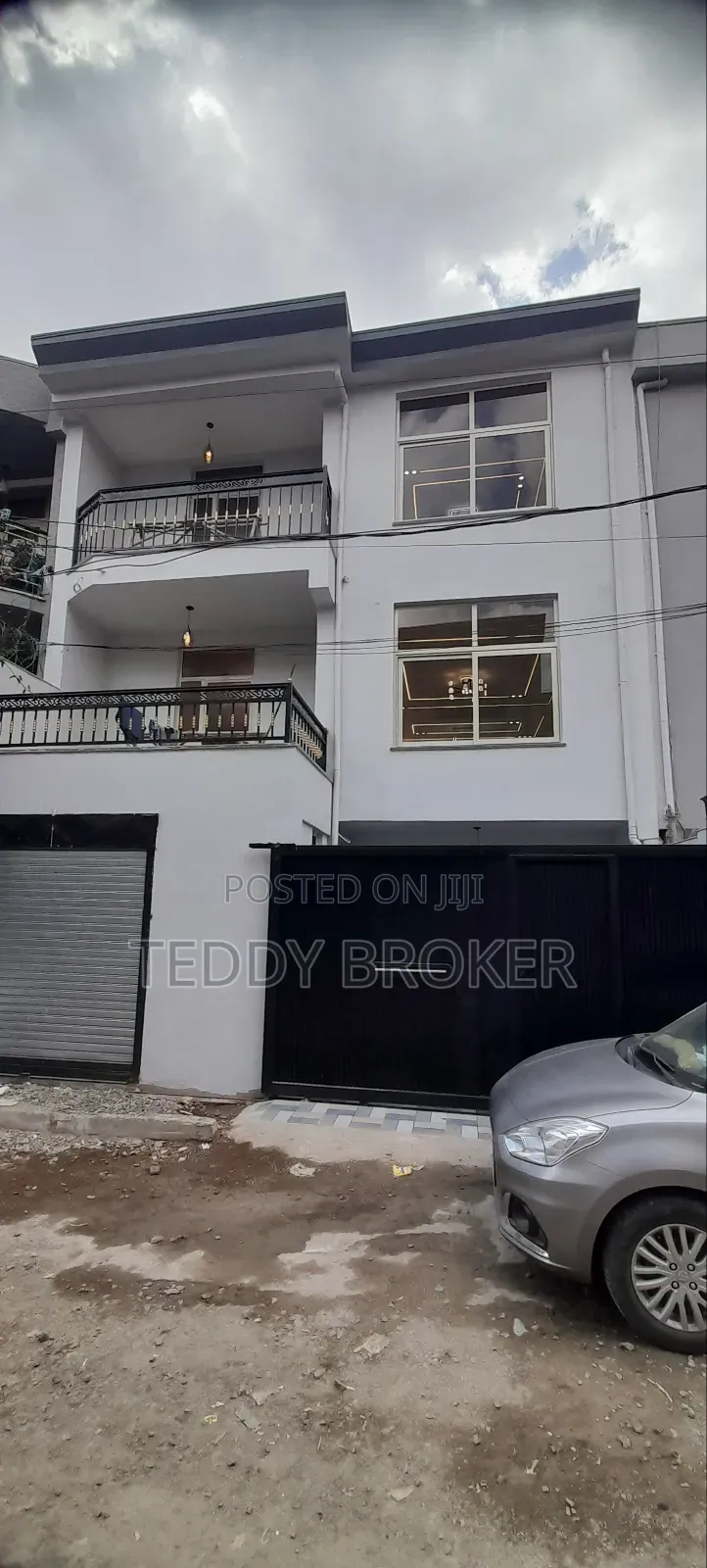 4bdrm House in Yeka for sale